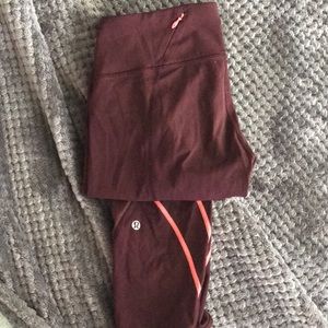 Maroon lululemon leggings w/ back zipper! RARE!